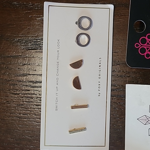 Earring Bundle New with tags Lot of earrings silver tone and gold tone collectio - Picture 3 of 7